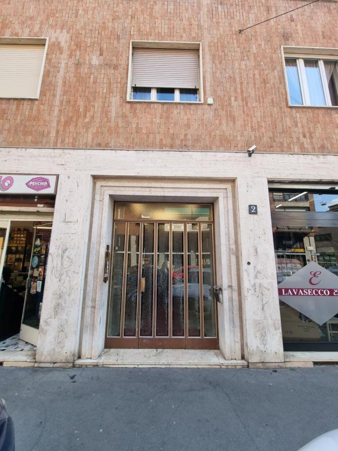 Spazioso Appartamento Con Terrazzo Navigli , Bocconi Milano Eksteriør bilde